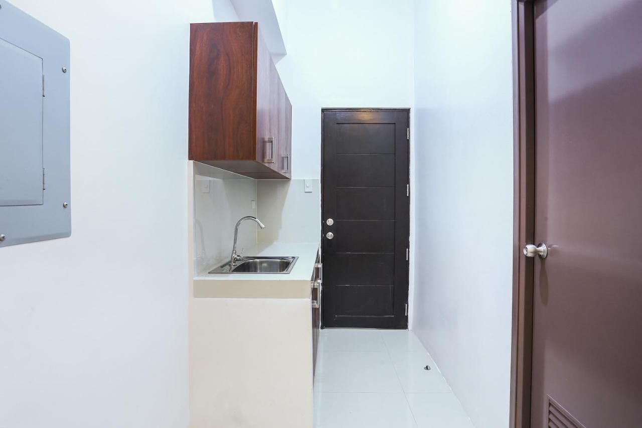 Oyo 505 Jardin Suites Manila Exteriér fotografie
